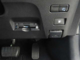 ETC!料金所も止まる事無くスイスイです!窓を開ける必要も無いので雨や花粉、排気ガスの浸入もありません!今や必需品ですネ!