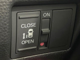 【パワースライドドア】スマートキーや運転席のスイッチでスライドドアの開閉が可能♪電動だから力を入れてドアを開ける必要が無く、小さいお子様でも、重い荷物を持っている時もラクに開け閉めできます♪