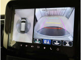 バックカメラが付いているので後方確認が非常にしやすいです。今や運転初心者も熟練者も必須装備!ついていて損はないですね♪