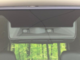 【スマートアシスト】走行中に前方の車両等を認識し、衝突しそうな時は警報とブレーキで衝突回避と被害軽減をアシスト。より安全にドライブをお楽しみいただけます。