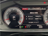低走行車両入庫!レイアウトはステアリングスイッチで切り替えでき運転に集中しながら必要な情報を瞬時に得ることが可能です。