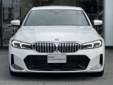 サービスにはドイツ本国と同様に教育と訓練を受け、BMWを知り尽くした「マイスターメカニック」が数多く在籍しております。納車前点検整備で、お客様に安心と安全をお届けいたします。