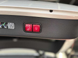 電動リアゲート付でお荷物の積み込み・取り出しが楽々にできます。
