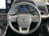 【純正革巻きステアリング】上質な革を使用することで、手にしっかり馴染みとても運転しやすいハンドルです♪