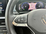セーフティパッケージを搭載し、アダプティブクルーズコントロール(ACC)等の先進安全運転支援システムをステアリングから設定可能です。