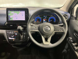 【ハンドルスイッチ】ハンドルから手を放すことなく、オーディオ操作ができるステアリングスイッチ付★