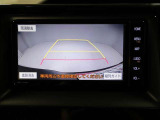 バックモニター装着車は後退時の強い味方です♪車庫入れや縦列駐車の際、後退操作の参考になるガイドラインをナビ画面に表示します。