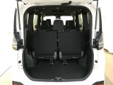 荷室もクリーニング済みなのでキャンバス地のバックや衣類も迷わず積み込めます。
