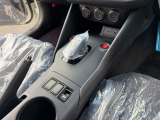 NISMO専用プッシュエンジンスターター&ドライブモードセレクター。