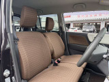 運転席シート廻りは使用感も少なく、良好な状態となっています。前オーナー様が丁寧に使っていたことがよくわかりますね。