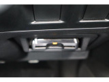 ETCは運転席インパネ右下に専用カバーによって埋め込まれています。