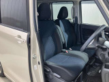 【運転席・助手席転席】運転席の足もともゆったりで長距離ドライブでも快適に★