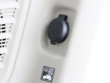 ラゲージスペースにも電源取り出し用のソケットがあります。掃除機や後席の方のスマホの充電にも!