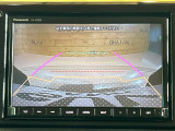 【バックカメラ】駐車時に後方がリアルタイム映像で確認できます。大型商業施設や立体駐車場での駐車時や、夜間のバック時に大活躍!運転スキルに関わらず、今や必須となった装備のひとつです!