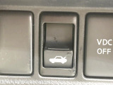 【パワーバックドア】スマートキーや運転席のボタンを押すだけでリアゲートが自動で開閉します!荷物を持っている時や、高い位置にあるバックドアを閉める際に便利な機能です♪