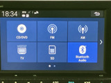 CD・DVDやラジオ、テレビ、Bluetoothなど、音源を画面から選べる構成です。使いたいメニューを見比べやすく、普段の移動中も気分に合わせて音楽や放送を楽しめます。