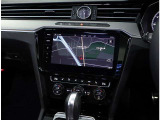 VW純正インフォティメントシステム「DiscoverPro」大変使いやすいタッチパネル型ナビゲーションでETC2.0とエンブレム内蔵バックカメラが付いています。