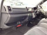 車輌買取も行なっております。商用車から普通車どのようなお車でも買い取ります!査定無料ですのでお気軽にお申し付けくださいませ♪