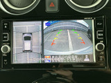 車両周辺を複数の画面で確認でき、駐車時の周囲確認に役立ちます。ガイド表示も備わり、車庫入れや狭い場所での切り返しなど、日常の駐車をサポートします。