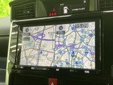 現在地周辺の道路や施設が画面いっぱいに表示され、目的地までのルートを確認しやすい地図画面です。周辺の情報も見渡しやすく、初めて訪れる場所への移動や日常のお出かけを便利にサポートします。