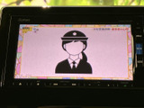 画面にはイラストを用いた案内表示が映り、情報を視覚的に確認できます。ナビ画面のボタン類も周囲にまとまり、必要な表示へ切り替えやすい構成です。