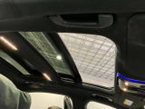 パノラミックスライディングルーフ装備