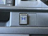 「CHARGE」「NAVI」「USB」の表示があり、充電やナビ、USBに関わる装備がまとまっています。用途の表示が見やすく、日常の車内で活用しやすい仕様です。