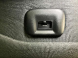 (快適パックに含まれる装備)後席USBポートタイプC・車内で携帯電話などの充電が可能です