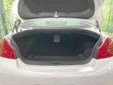 積み下ろしのしやすいデッキにはたっぷりと荷物を積み込んでいただけます。遊びから仕事まで、様々なシーンで頼れます♪