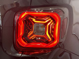 お客さまが車をお乗りになるうえでの、あらゆるサポートをすることが大切だと考えています。お客様とのコミュニケーションを大切に、新車はもちろん良質な中古車をいつでもご提案できるよう準備しております。