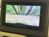 【バックカメラ】駐車時に後方がリアルタイム映像で確認できます。大型商業施設や立体駐車場での駐車時や、夜間のバック時に大活躍!運転スキルに関わらず、今や必須となった装備のひとつです!