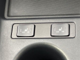 【シートヒーター】シートを温めてくれる暖房機器です!長時間座っていると負担が掛かりやすい背中や腰、または冬場などの寒い日に冷えやすい脚部に快適なぬくもりを伝えます。