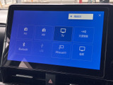 FM・AMやBluetooth、USBなど、利用できる音源の選択肢を画面で確認できます。アイコンが並ぶ分かりやすいメニューで、気分や利用シーンに合わせて好みの音源を選べるのが便利です。