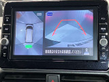 【アラウンドビューモニター】車を上から見下ろしているかのような映像で周囲の状況がひと目で確認、狭い駐車場に駐車するときも安心です♪