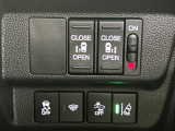 ホンダセンシング装着車となっております。衝突軽減ブレーキ、誤発進抑制機能、歩行者事故低減ステアリング、路外逸脱抑制機能、アダプティブクルーズコントロール、車線維持支援システム他、安全運転を幅広く支援。