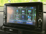 ラジオやテレビ、Bluetooth Audioなど複数の音源が画面に並び、使いたい項目を確認しやすい構成です。お好みの音源を選んで車内で楽しめます。