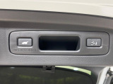 【パワーバックドア】スマートキーや運転席のボタンを押すだけでリアゲートが自動で開閉します!荷物を持っている時や、高い位置にあるバックドアを閉める際に便利な機能です♪