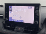 ディスプレイオーディオを装備。スマホとクルマをつなぐことで、これまでのナビに加えて、いろんなサービスが楽しめます。