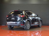 【CX-5】上質感と精悍さを兼ね備え、ワイド感を強調した意匠。オールラウンドな機能美と品格、洗練されたデザイン。