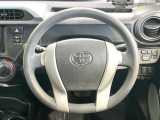 インテリアに合わせたデザインのステアリングは、運転される方のことも考え、運転しやすい形状、大きさです。是非一度、実際に触ってお確かめください。