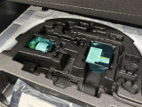 【パンク修理キット】スペアタイヤの代わりにパンク修理キットが備え付けられております