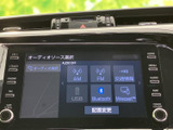 AM・FMをはじめ、交通情報やUSB、Bluetoothなど多彩な音源を画面から選択できます。目的の項目を見つけやすく、移動中の音楽や情報の利用に便利です。