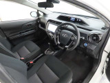 シンプルで使いやすいデザインの運転席です。