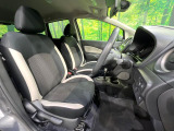 運転席シート廻りは使用感も少なく、良好な状態となっています。前オーナー様が丁寧に使っていたことがよくわかりますね。