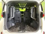 【パワーバックドア】スマートキーや運転席のボタンを押すだけでリアゲートが自動で開閉します!荷物を持っている時や、高い位置にあるバックドアを閉める際に便利な機能です♪