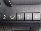使いやすさや安全性を追求したステアリング周り!高級車ゆえにスイッチ類が多いのも特徴ですね!考え尽くされた配置ですぐに使いこなす事が出来ますのでご安心下さい!是非、体感してみて下さい!!