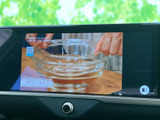 画面でテレビ番組を楽しめる装備を備えています。停車中の待ち時間などに映像を視聴でき、車内で過ごす時間をより有意義に活用したい方におすすめです。