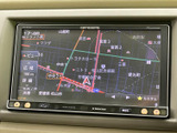 地図上に周辺の道路や施設名が表示され、現在地の把握に役立ちます。縮尺や表示内容を確認しながら目的地へのルートを検討でき、慣れない場所へのお出かけにも便利です。