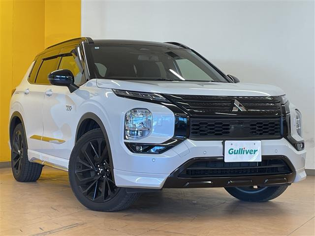 アウトランダー PHEV 2.4 ブラック エディション 4WD 4WD サンルーフ