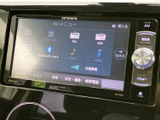 FM・AMラジオのほか、Bluetooth AudioやUSBなどのメニューが並び、使いたい音源を画面から選べます。複数の選択肢があり、日々の移動に合わせて活用しやすい装備です。
